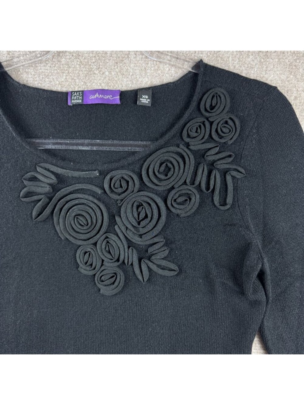 Saks Fifth Avenue 3D Rosette Womens XS Sweater Black Cashmere Whimsygoth Luxury